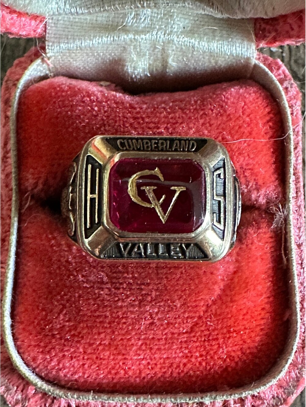 Vtg 1968 Balfour 10K Gold Cumberland Valley High School Ring 7g w/ Original Box